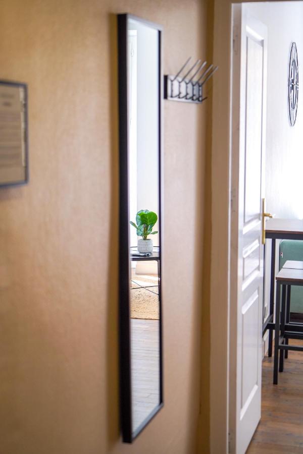Le Petit Martial - Coeur De Ville,refait A Neuf,tout Equipe, Parking Apartment