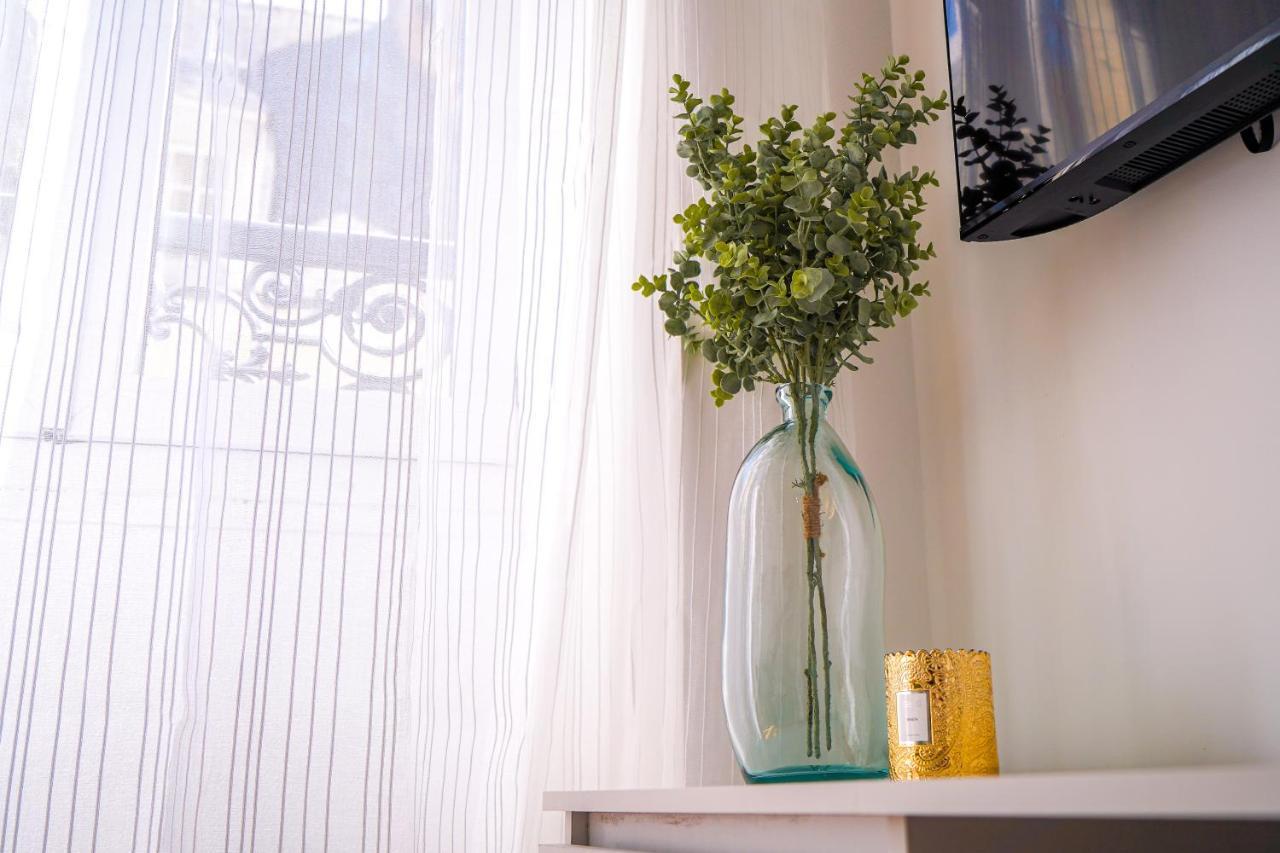 Le Petit Martial - Coeur De Ville,refait A Neuf,tout Equipe, Parking Apartment *